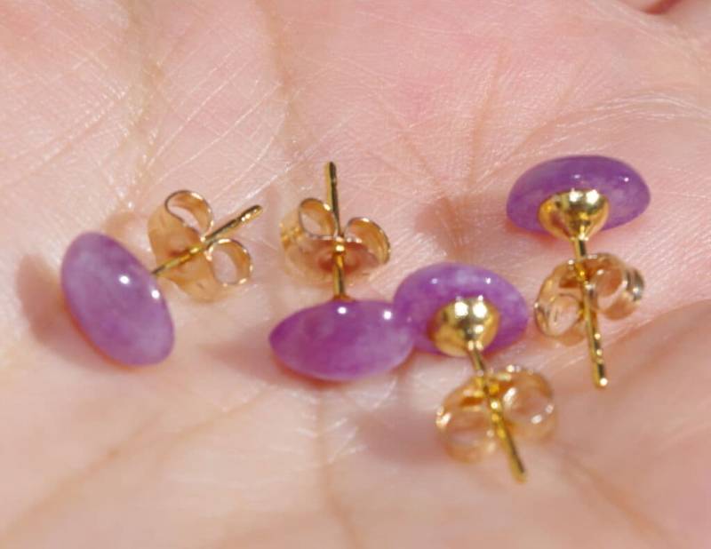 Echte 14K Gf Lavendel Jade 8 Mm Dome Oval Ohrstecker von HAANDMADEJEWELRY
