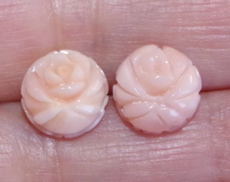 14K Gold Filled Engelshaut Koralle Rose Ohrstecker | 10 Mm von HAANDMADEJEWELRY