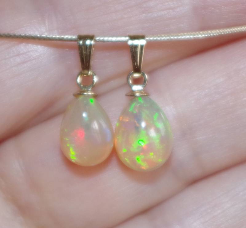 Edelstein Qualität 14K Firey Oval Cut Ethiopian Opal 3Ct Designer Anhänger Aa von HAANDMADEJEWELRY