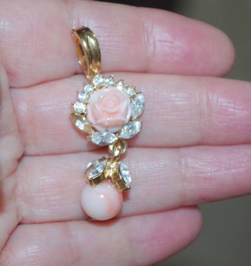 Engelshaut Koralle Blume W Cz Handmade Drop Slide Pendent Aa von HAANDMADEJEWELRY