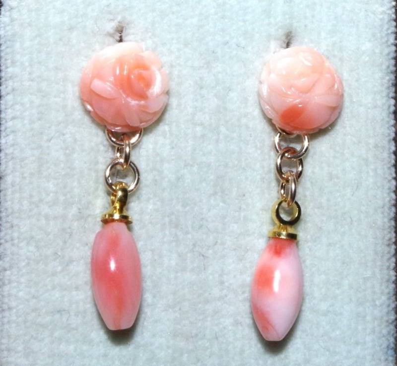 Engelshaut Koralle Rose Ohrstecker 14K Gold Filled Ohrstecker von HAANDMADEJEWELRY
