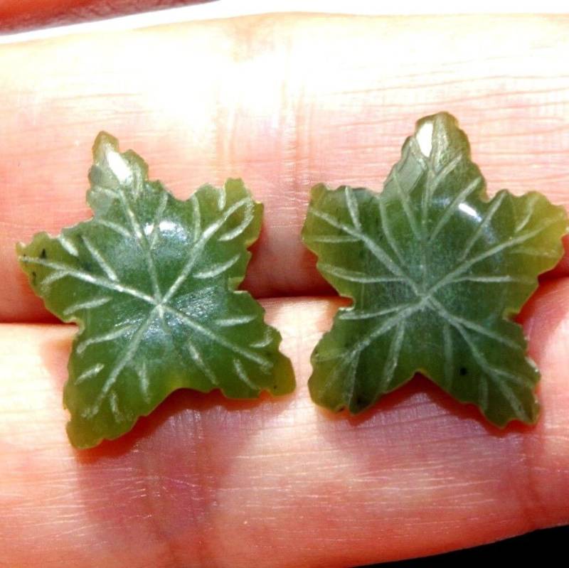 Grüne Jadeit Jade Große Geschnitzte Blatt Vintage Echte Ohrstecker von HAANDMADEJEWELRY