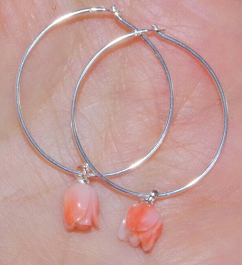 Handgefertigte Sterling 20 Mm Perfekte Rose Engelshaut Koralle Tropfen Hoop Ohrringe von HAANDMADEJEWELRY