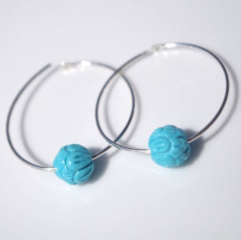 Handgemachte Sterling Geschnitzte Dornröschen Türkis Creolen von HAANDMADEJEWELRY