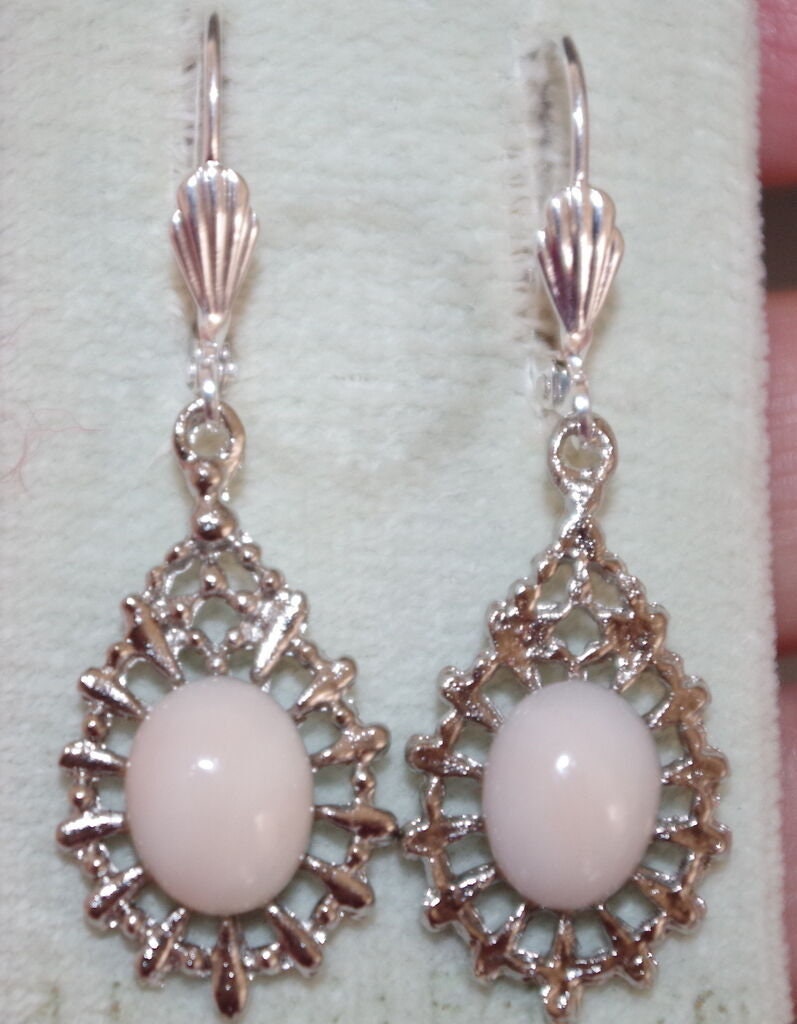 Handmade 14K Weiß Gf Angel Skin Blush Coral Tropfen Filigrane Ohrringe von HAANDMADEJEWELRY