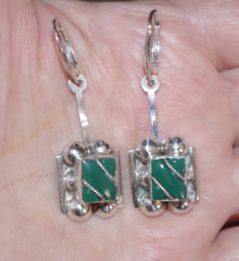 Malachit Sterlingsilber Längliche Ohrringe von HAANDMADEJEWELRY