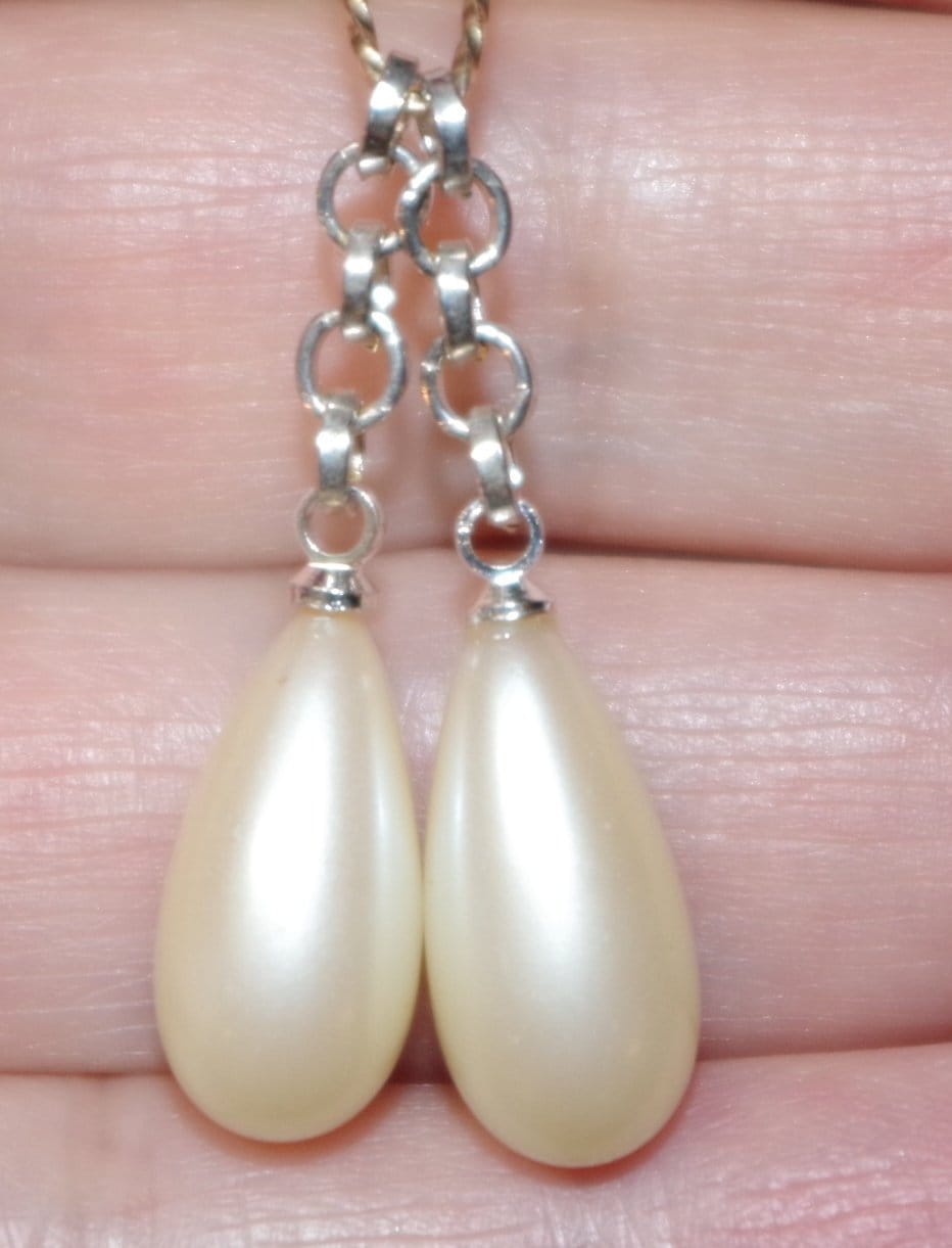 Mallorca Perle Teardrop Ohrringe Jacken in 14K Weißgold Gefüllt Erstellen Sie Ihren Look Aa von HAANDMADEJEWELRY