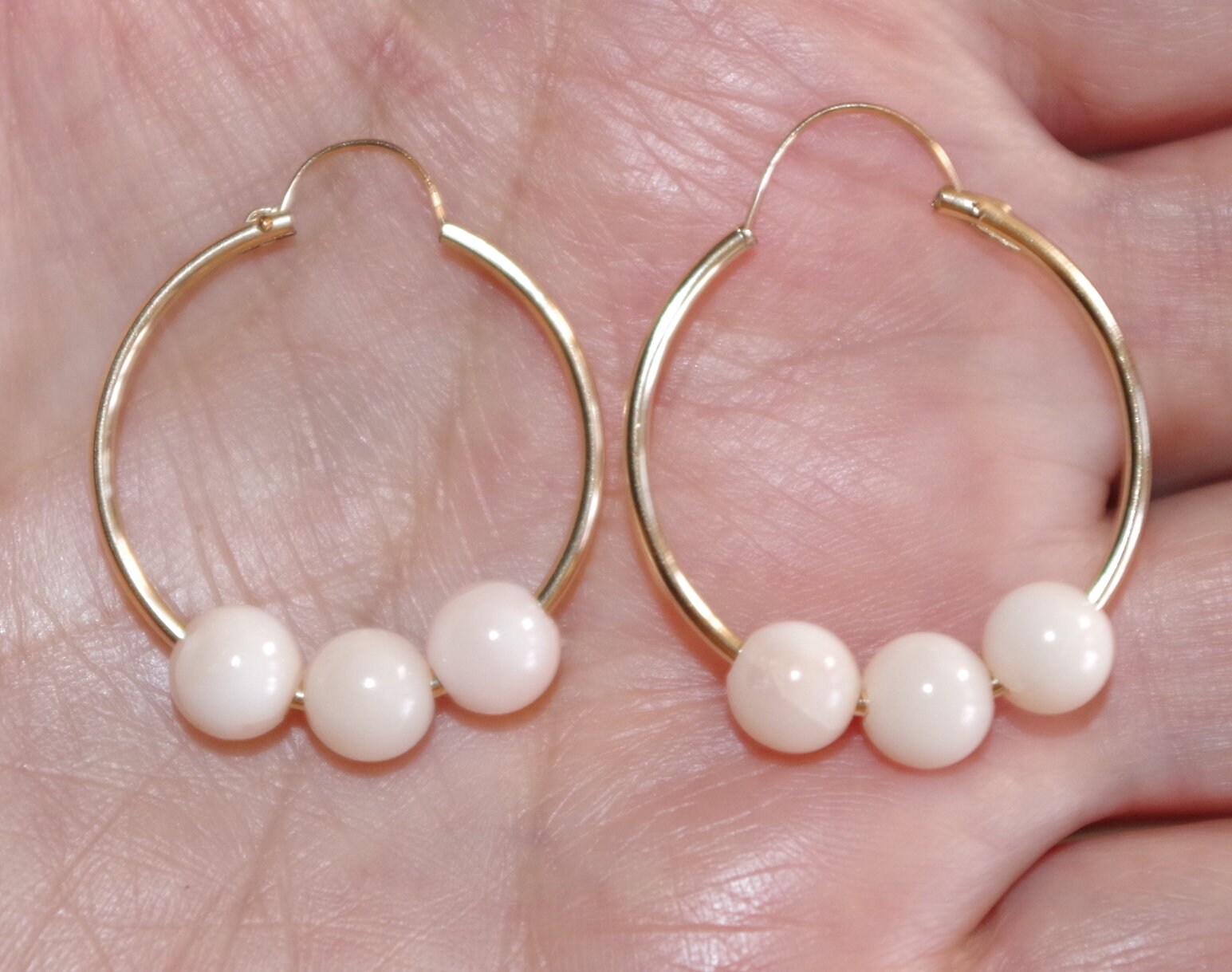 Qualität Angel Skin Blush Coral 6 Mm Ball 14K Creolen Ccc von HAANDMADEJEWELRY