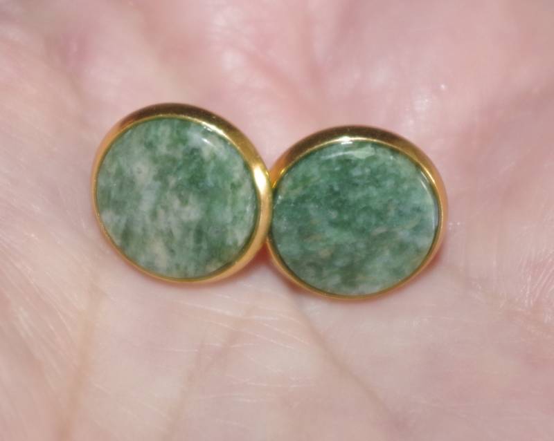 Qualität Echte Grüne Jade Ohrstecker Rund Flach 14mm in 14K Gf Ohrringe von HAANDMADEJEWELRY