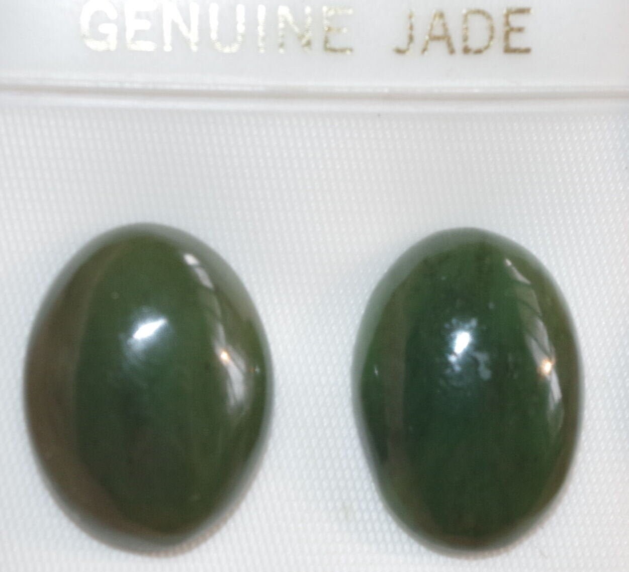 Vintage 14K Gf Grüne Jadeit Ohrstecker 16 Mm Ovale Kuppel von HAANDMADEJEWELRY