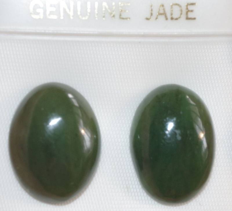 Vintage 14K Gf Grüne Jadeit Ohrstecker 16 Mm Ovale Kuppel von HAANDMADEJEWELRY