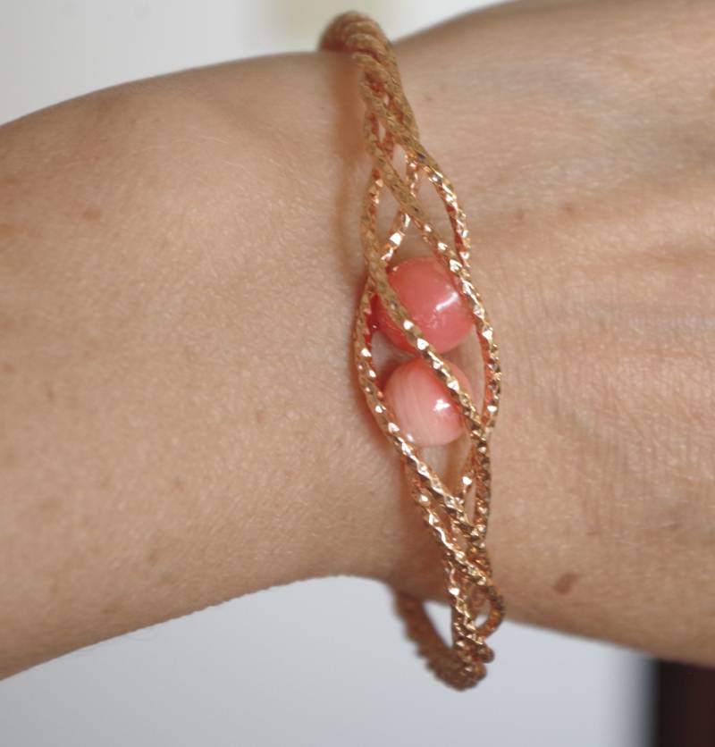 Vintage Handmade 14K Gf Engelshaut Koralle Filigran Armreif von HAANDMADEJEWELRY