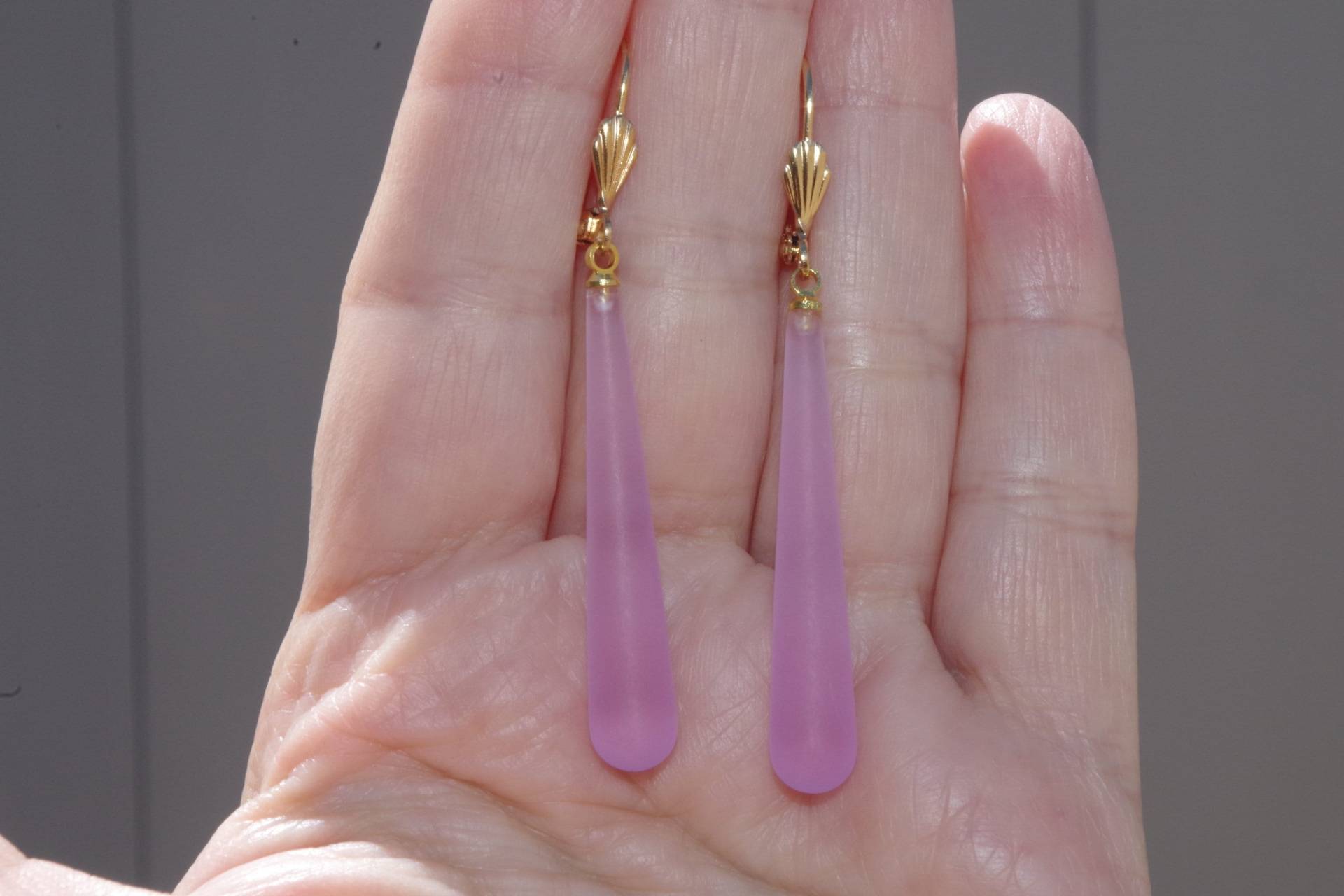 Vintage Lucite Tropfen Ohrringe, 14K Gf von HAANDMADEJEWELRY