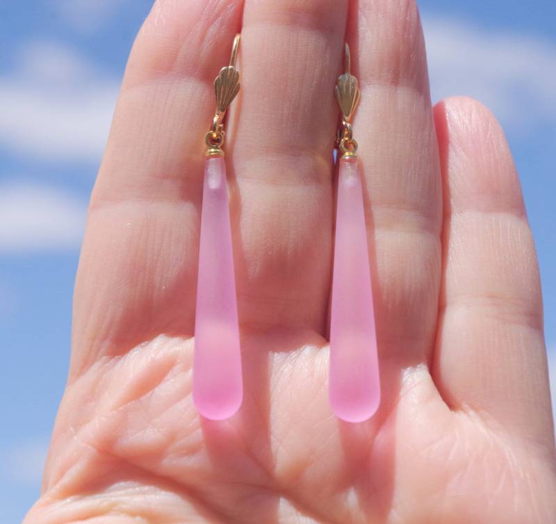 Vintage Pink Lucite Tropfen Ohrringe 14K Gold Filled, Stil Der 1950Er Jahre von HAANDMADEJEWELRY