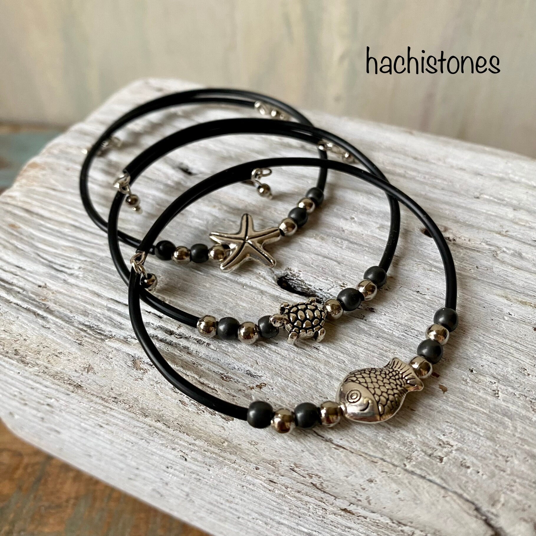Armband Armreif Elefant Schildkröte Herz Fisch Seestern Schwarz Hämatit Silberperlen Silber Strand Boho Hippy Armband Armreif Elefant Schildkröte Herz Fisch Seestern Schwarz Hämatit Silberperlen Silber Strand Boho Hippy von HACHISTONES