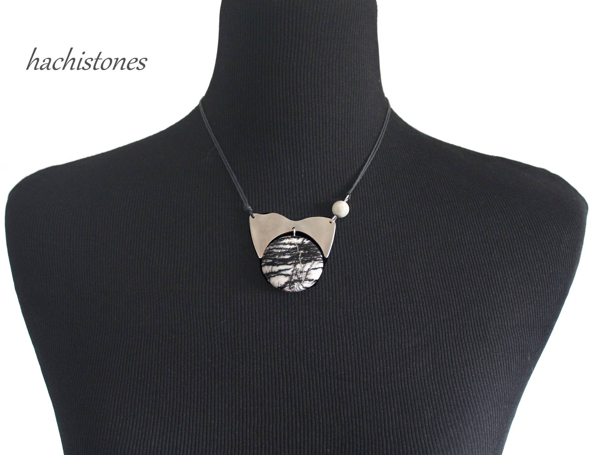 Besteckschmuck Anhänger Aus Einem Versilberten Löffel Schmuck Besteck Boho Schwarze Seide Netzstein Besteckanhänger Cuterly Jewelry Besteckschmuck Anhänger Aus Einem Versilberten Löffel Schmuck Besteck Boho Schwarze Seide Netzstein Besteckanhänger Cuterly Jewelry von HACHISTONES