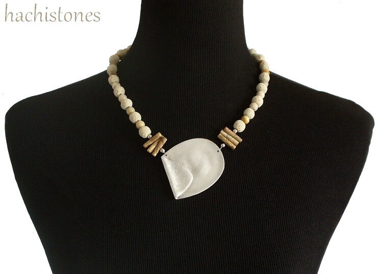 Besteckschmuck Collier Aus Versilbertem Löffel Kette Lava Jaspis Braun Muttertag Mutter Oma Cutlery Jewelry Jewellery Besteckschmuck Collier Aus Versilbertem Löffel Kette Lava Jaspis Braun Muttertag Mutter Oma Cutlery Jewelry Jewellery von HACHISTONES