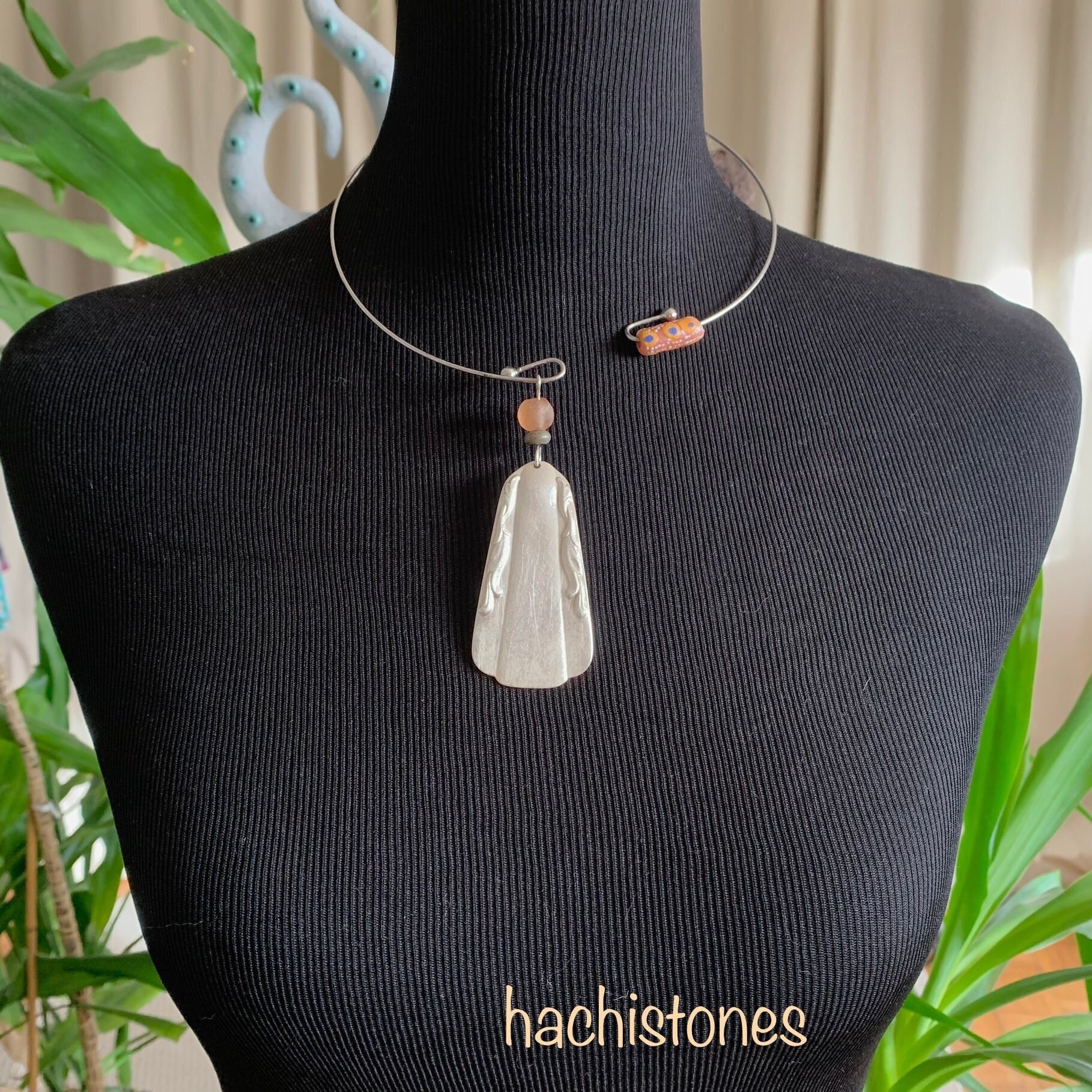 Besteckschmuck Halsreif Aus Einer Gebäckzange Halsreifen Besteck Schmuck Versilbert Silber Glasperlen Kette Krobo Bead Beads Besteckschmuck Halsreif Aus Einer Gebäckzange Halsreifen Besteck Schmuck Versilbert Silber Glasperlen Kette Krobo Bead Beads von HACHISTONES