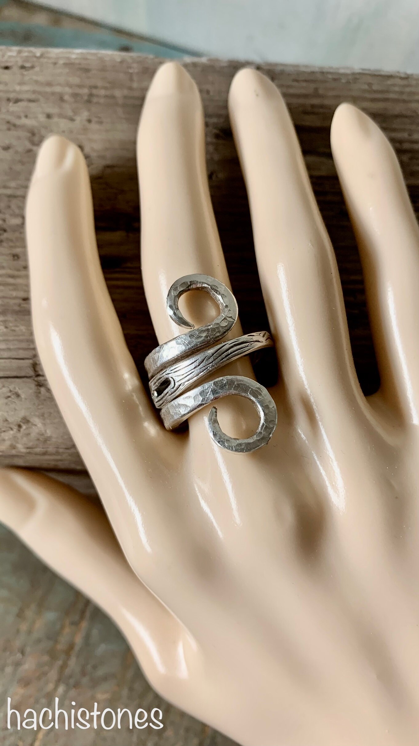 Besteckschmuck - Ring Aus Einer Versilberten Gabel Löffel Besteck Schmuck Versilbert Besteckringe 17, 25 Boho Hippy Weihnachtsgeschenk Besteckschmuck - Ring Aus Einer Versilberten Gabel Löffel Besteck Schmuck Versilbert Besteckringe 17, 25 Boho Hippy Weihnachtsgeschenk von HACHISTONES