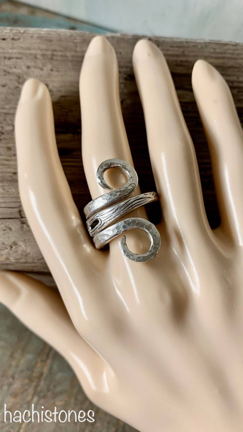Besteckschmuck - Ring Aus Einer Versilberten Gabel Löffel Besteck Schmuck Versilbert Besteckringe 17, 25 Boho Hippy Weihnachtsgeschenk von HACHISTONES