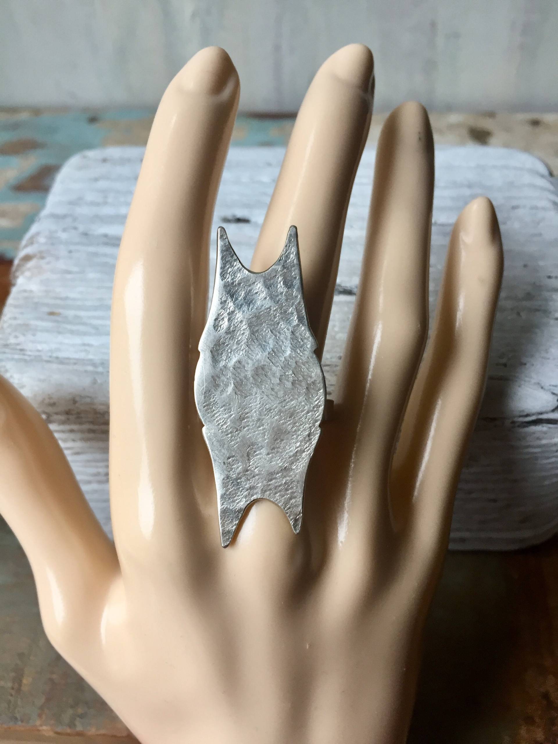 Besteckschmuck - Ring Aus Einer Zuckerzange Besteck Schmuck Versilbert Ringe Besteckringe 17 19mm Boho Hippy Silberring Silberringe Besteckschmuck - Ring Aus Einer Zuckerzange Besteck Schmuck Versilbert Ringe Besteckringe 17 19mm Boho Hippy Silberring Silberringe von HACHISTONES