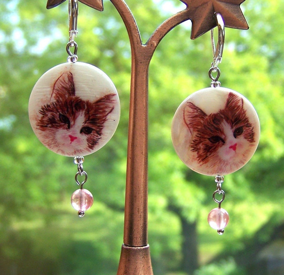 Katzen Perlmutt Kirschquarz Ohrringe Ohrschmuck Geschenk Frauen Ohrhänger Edelstein Boho Ethno Rosa Muttertag Geburtstag Hochzeitstag von HAEKELKETTENundmehr
