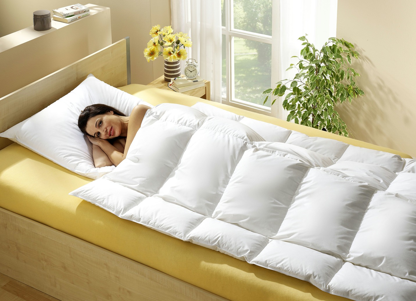 Anschmiegsame Körperform-Daunendecke, 3-Kammer-Kissen, Größe 121 (Kissen 40/80 cm) von HÄUSSLING