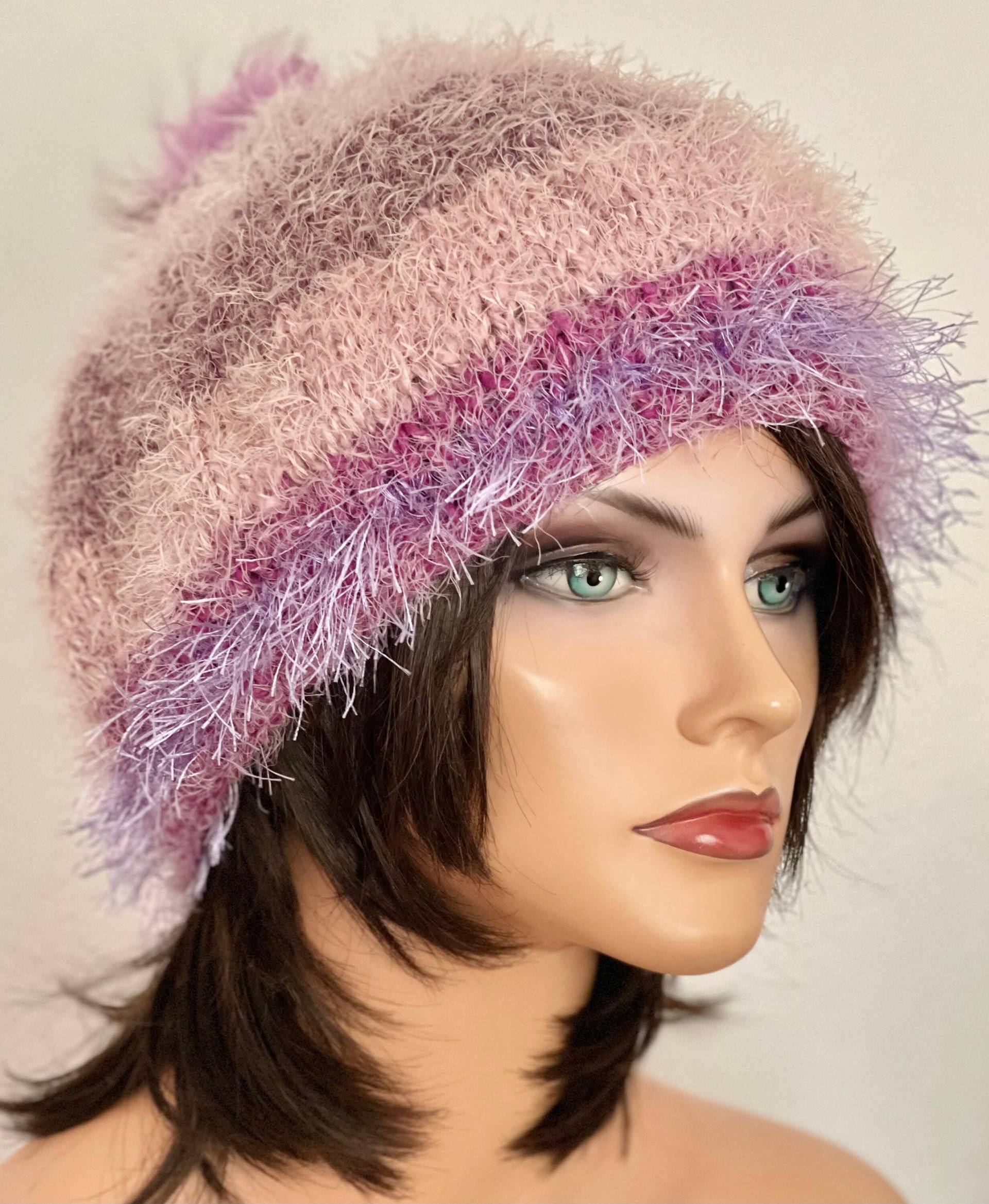 Handgestrickt 2 Love Slouch Beanie Mütze Kunstfell Pom Designer Mode Ultra Weich Lila Weihnachten Geschenk Frauen Kopf Haar Chemo von HANDKNITS2LOVE