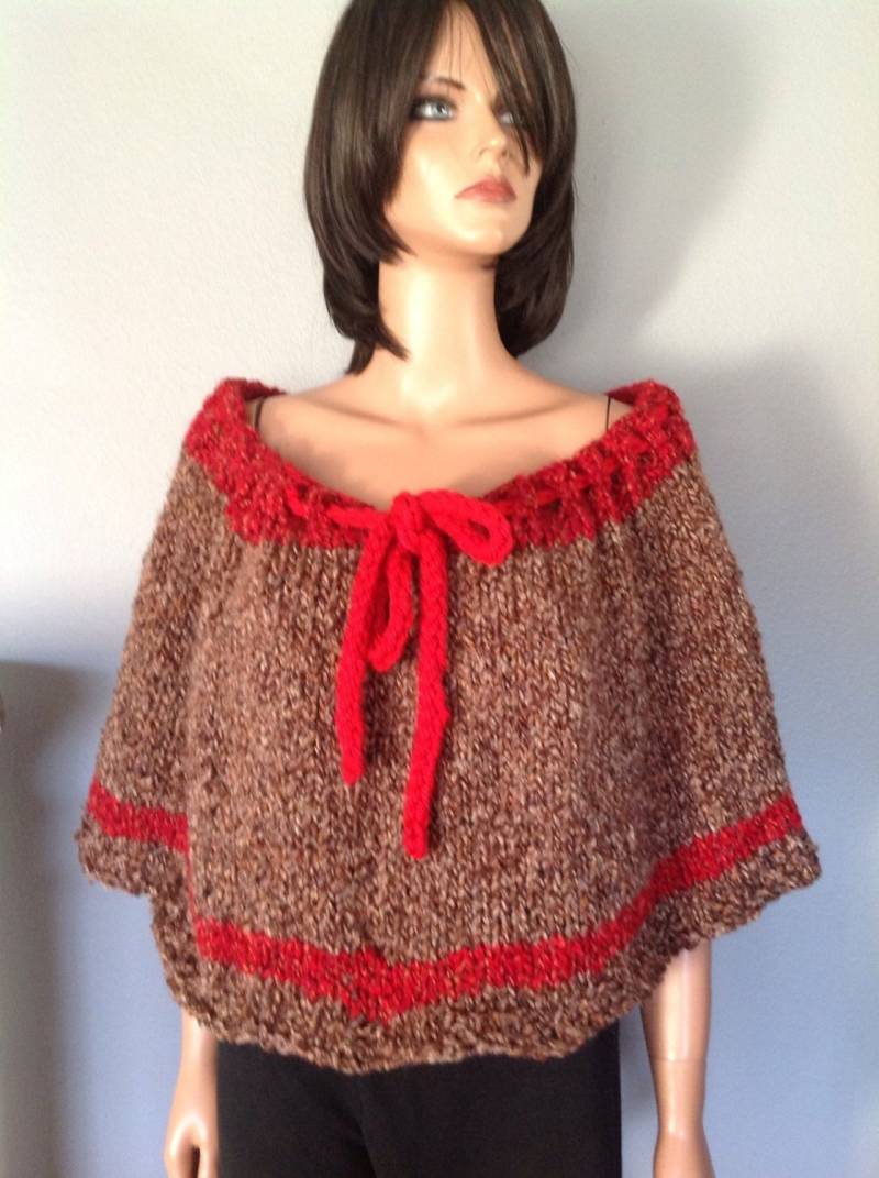Handgestrickte Rundschal Caplet Cowl Poncho Wrap Designer Mode Damen Braun Rot Hip Chic Winter von HANDKNITS2LOVE