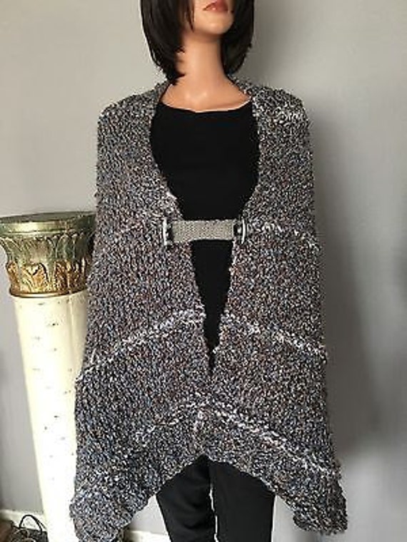 Schal Wrap Hand Gestrickt Boucle Rustikal Designer Mode Isaac Mizrahi Silber Kaschal Geschenk Gebet Frauen Urlaub Winter Weich Luxuriös Geburtstag von HANDKNITS2LOVE