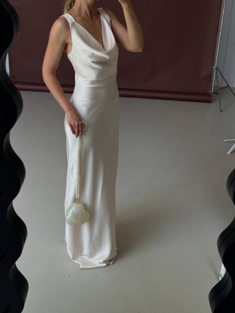 Champagner Seidenkleid. Crème Maxi Seidenkleid.boden Satinkleid. Langes Seidenkleid in A-Linie Mit Wasserfallausschnitt. Brautjungfern Kleid Champagner Seidenkleid. Crème Maxi Seidenkleid.boden Satinkleid. Langes Seidenkleid in A-Linie Mit Wasserfallausschnitt. Brautjungfern Kleid von HANDMADEGARMENT