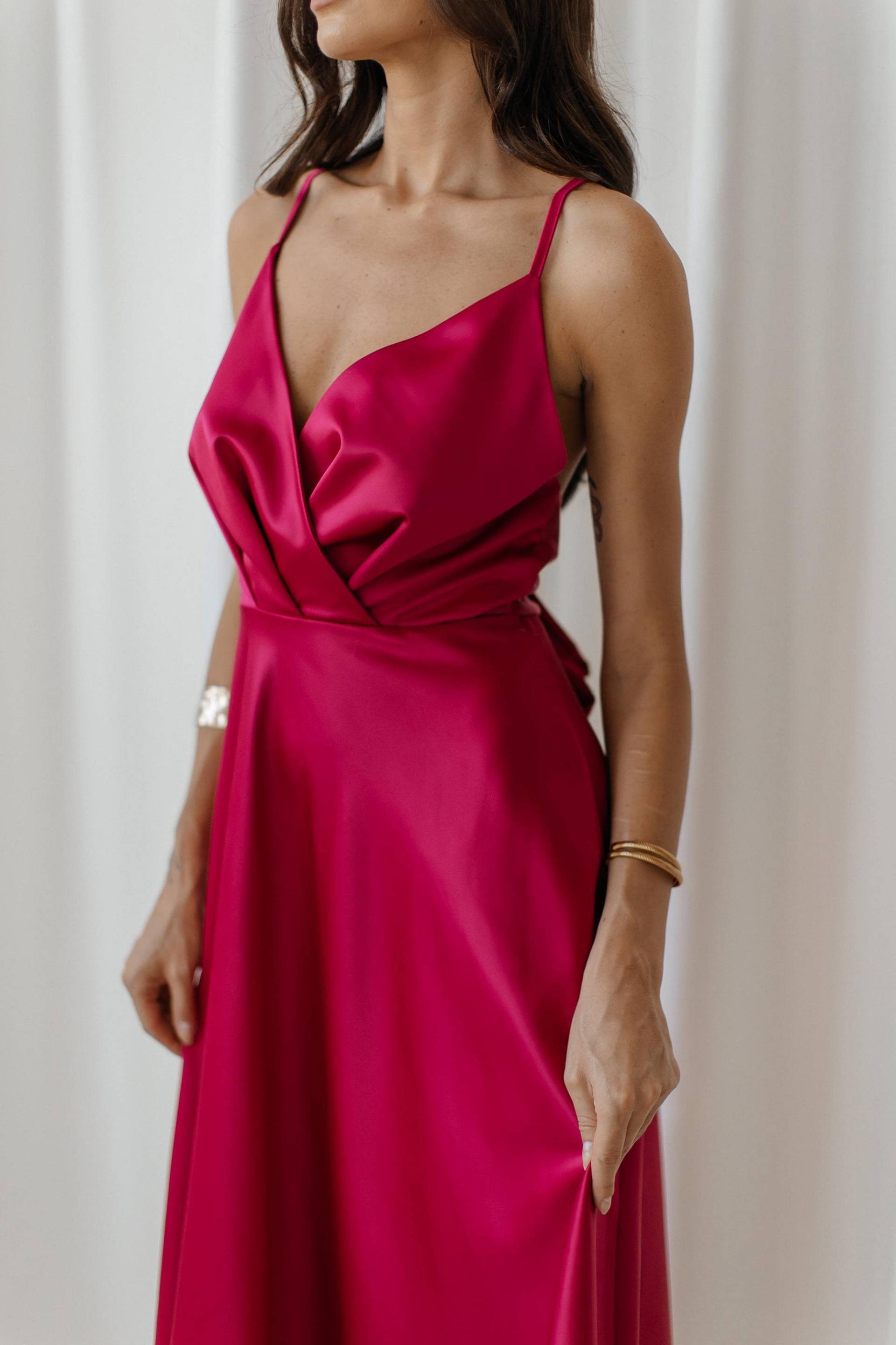 Fuchsia Seide Rückenfreies Kleid Fließender Tellerrock, Hochzeitsgast von HANDMADEGARMENT