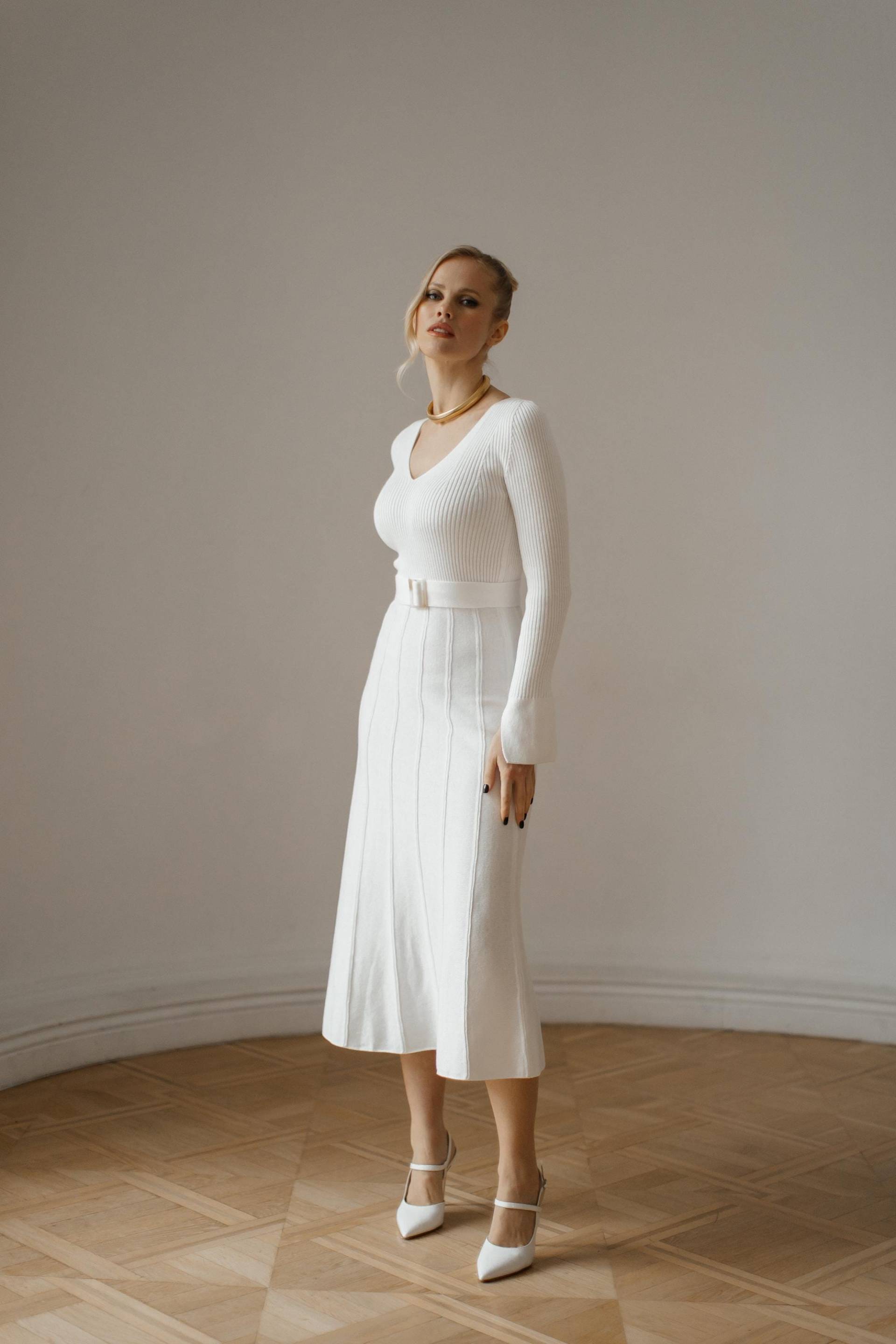 Gestricktes Midi Pulloverkleid Faltenrock, Lange Ärmel, Baumwollmischgewebe von HANDMADEGARMENT