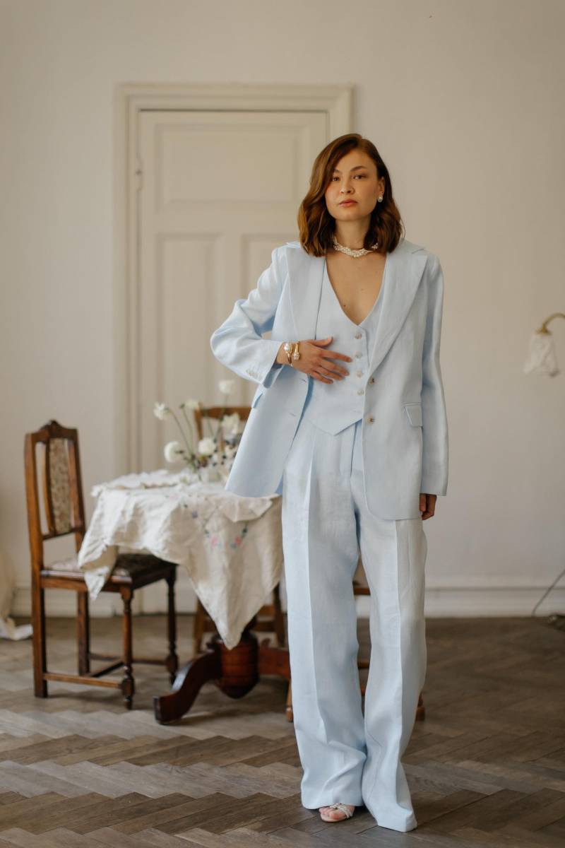 Himmelblauer Leinenanzug Damen 3-Teilige Blazer Weste Palazzohose von HANDMADEGARMENT