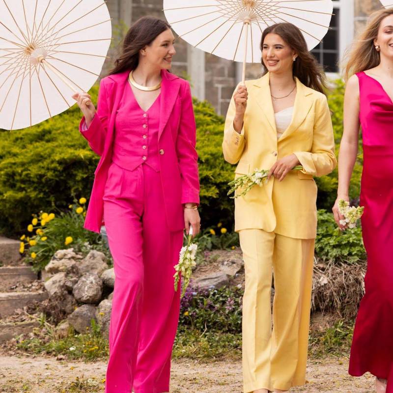 Gelber Leinen Hosenanzug 3-Teiliges Blazer-Westen-Set - Hochzeitsgast-Outfit von HANDMADEGARMENT