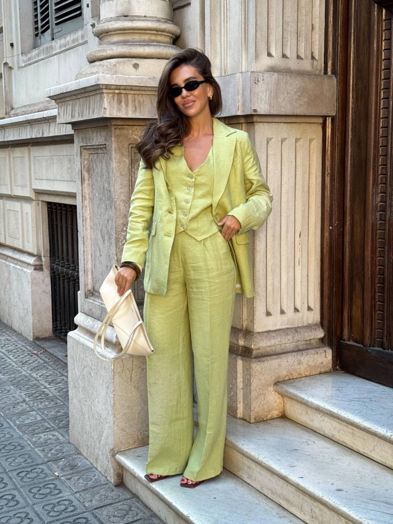 Lindgrüner Leinen Hosenanzug Damen-Blazer, Weste & Palazzohose von HANDMADEGARMENT