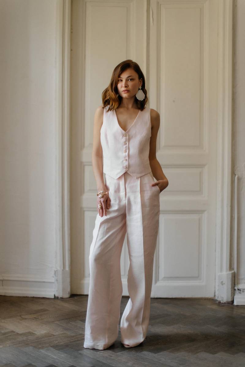 Powder Rose Leinenanzug Weste Und Palazzohose Im Set von HANDMADEGARMENT