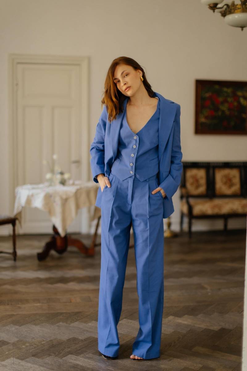 Royal Blauer Leinen 3-Teiler Sakko, Weste & Palazzohose von HANDMADEGARMENT
