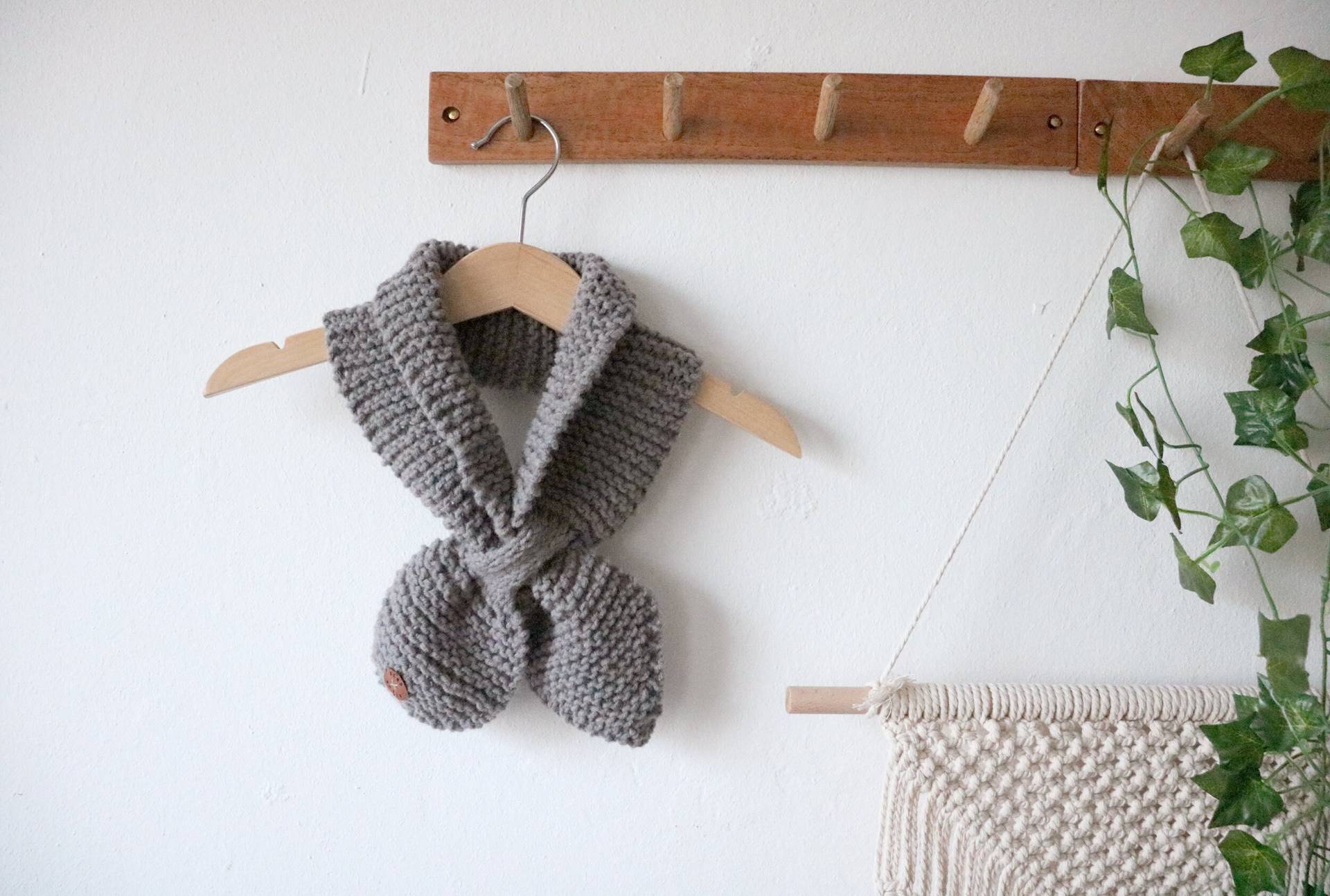 Women Bow Scarf | Knitted Wool Dark Gray Women Bow Scarf | Knitted Wool Dark Gray von HANDMOTIF