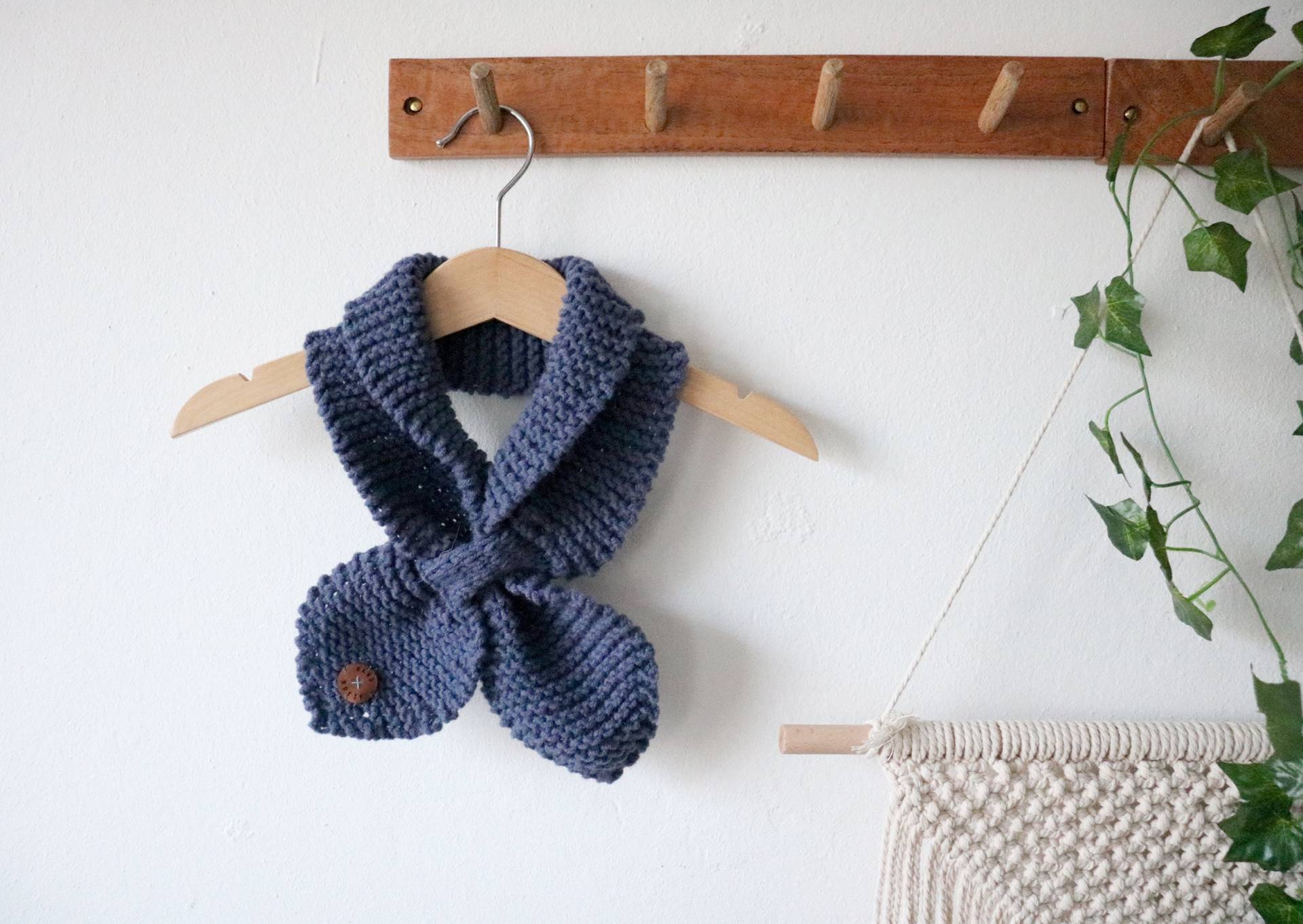 Women Bow Scarf | Knitted Wool Navy Women Bow Scarf | Knitted Wool Navy von HANDMOTIF