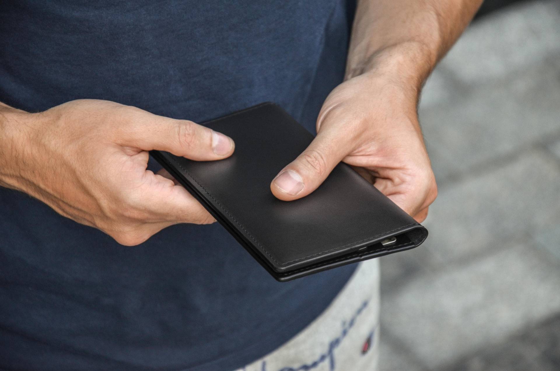 Lange Brieftasche Aus Schwarzem Leder Zweifache Lange Brieftasche Aus Schwarzem Leder Zweifache von HANDORua