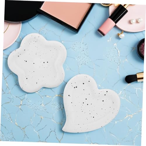 HAPINARY 2 Stück Herzförmige Nageldisplay Schale Schmuckhalter für Make-up Organizer und Parfum Dekoratives Nail Art Tablett als Foto Requisite und Stilvolles Wohnaccessoire von HAPINARY