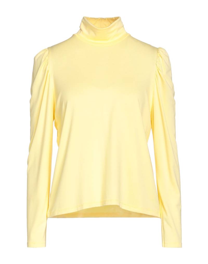 HAPPY 13 T-shirts Damen Gelb von HAPPY 13