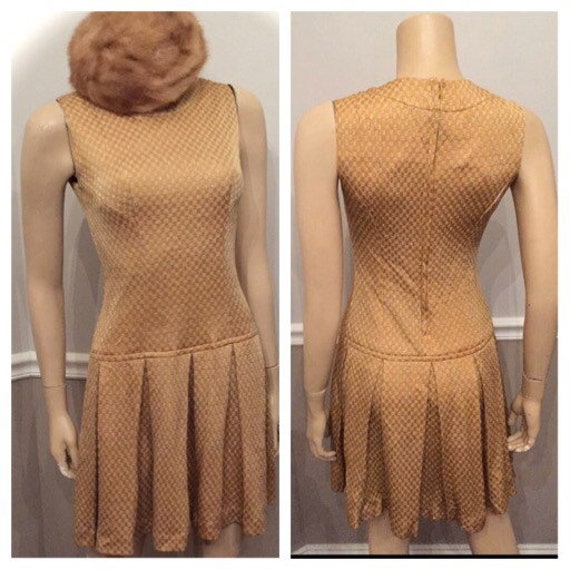 60Er Jahre Gold Und Lurex Minikleid Mod Größe 2/4 60Er Jahre Gold Und Lurex Minikleid Mod Größe 2/4 von HAPPYClothesdesigns