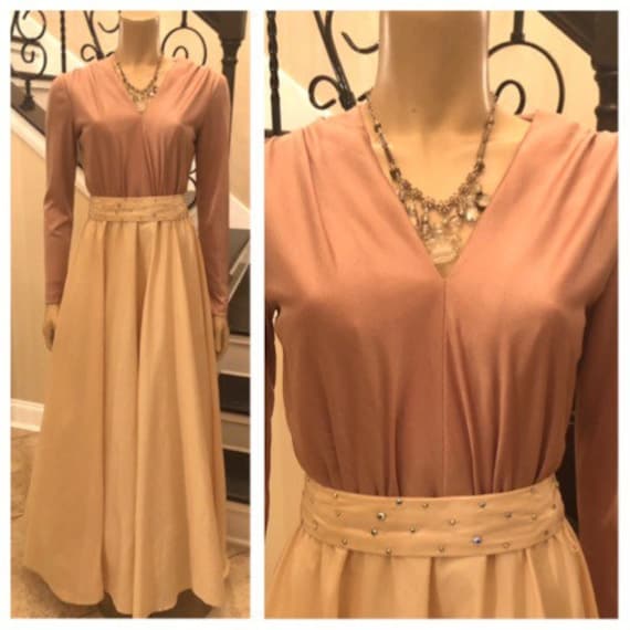 Einzigartiges Vintage 70Er Jahre Rose Pink Und Pfirsich-Formal Mit Fun Strass Funkeln Am Gürtel/Medium Einzigartiges Vintage 70Er Jahre Rose Pink Und Pfirsich-Formal Mit Fun Strass Funkeln Am Gürtel/Medium von HAPPYClothesdesigns