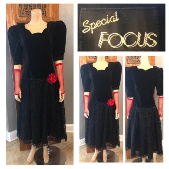 Lustiges Vintage 80Er Special Focus Schwarzes Formales Abschlusskleid Mit Spitze Und Pailletten/Medium Lustiges Vintage 80Er Special Focus Schwarzes Formales Abschlusskleid Mit Spitze Und Pailletten/Medium von HAPPYClothesdesigns
