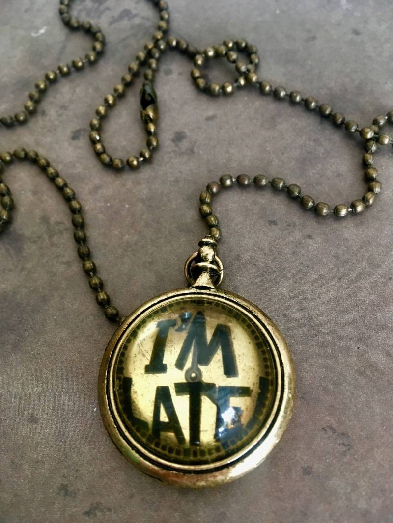 Handgemachte Alice Im Wunderland Märchen Halskette Für Frauen von HASJewelsbyShannon