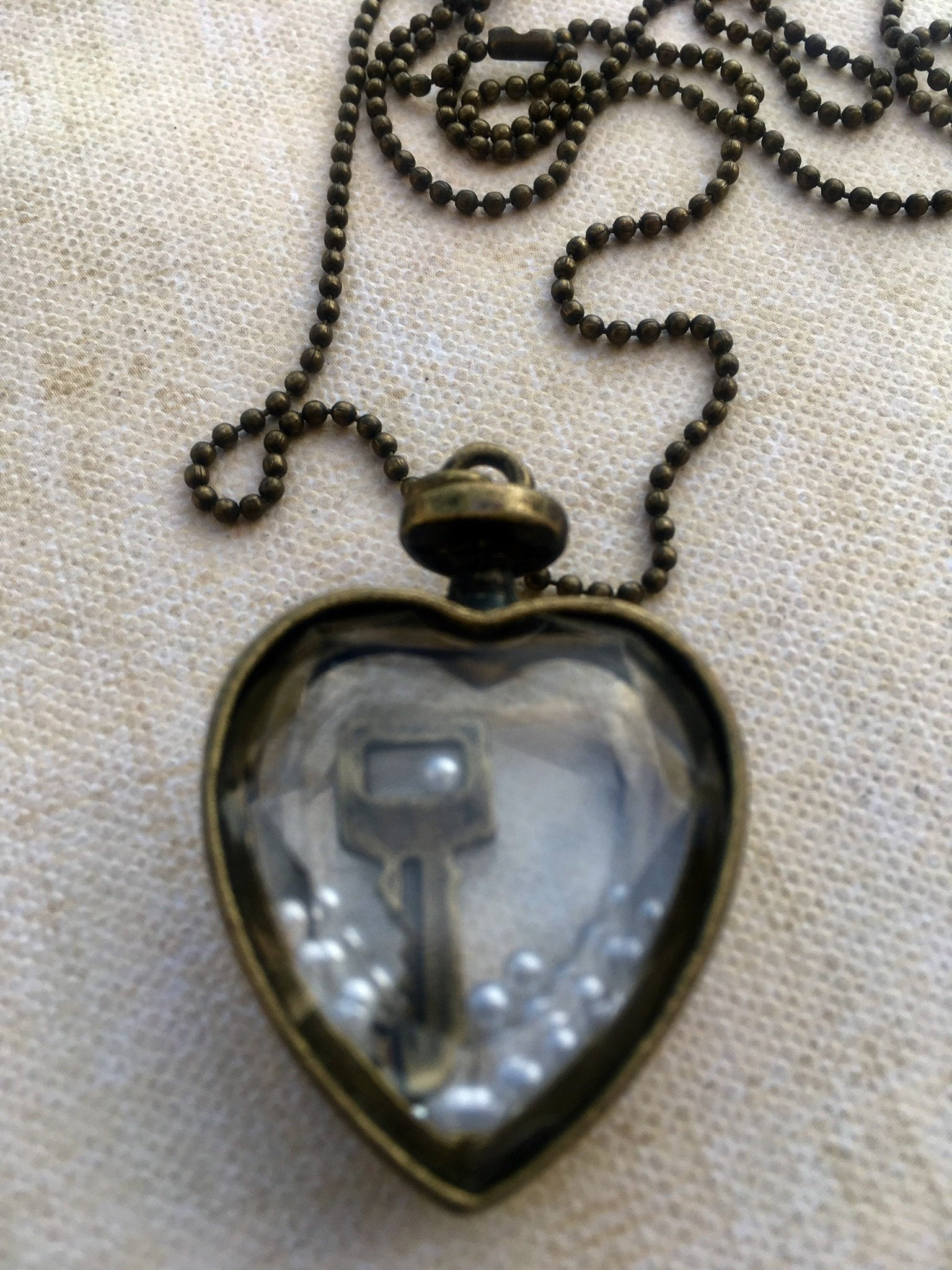 Handgemachte Schloss Und Schlüssel Schwimmende Charme Halskette Für Frauen, Kristall Halskette, Herz von HASJewelsbyShannon