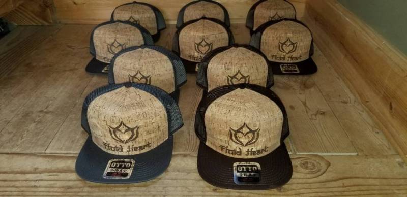 Hatsofcork Laser Geätzte Korkhüte Mit Ihrem Logo Hatsofcork Laser Geätzte Korkhüte Mit Ihrem Logo von HATSOFCORK