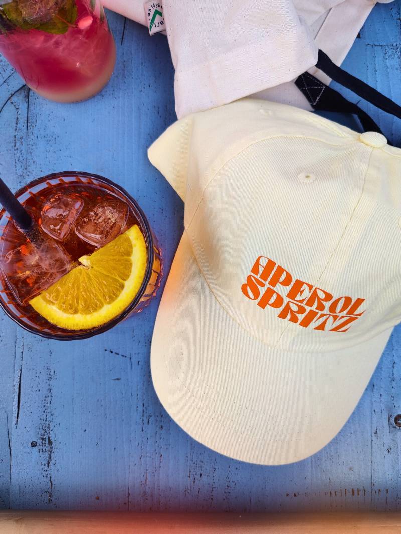 Aperol Spritz Mom Dad Kappe Retro Vintage Geschenk Cap Holy Aperoli Mütze Drinks Party Basecap Damen Herren Unisex Sommerkappe Yolo von HAUNOIKopfsache